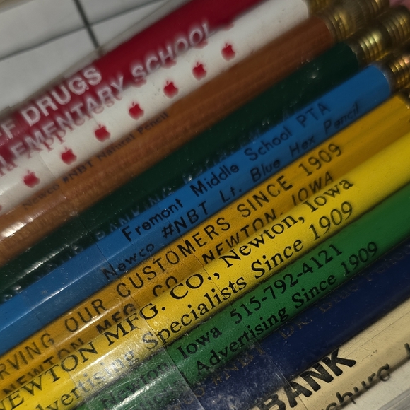 Assorted Color Pencils Set - Picture 10 of 10